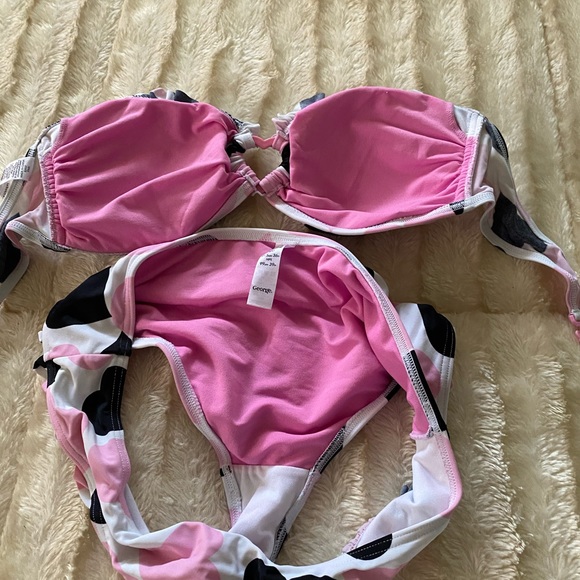 Cute Bikini - Picture 2 of 5